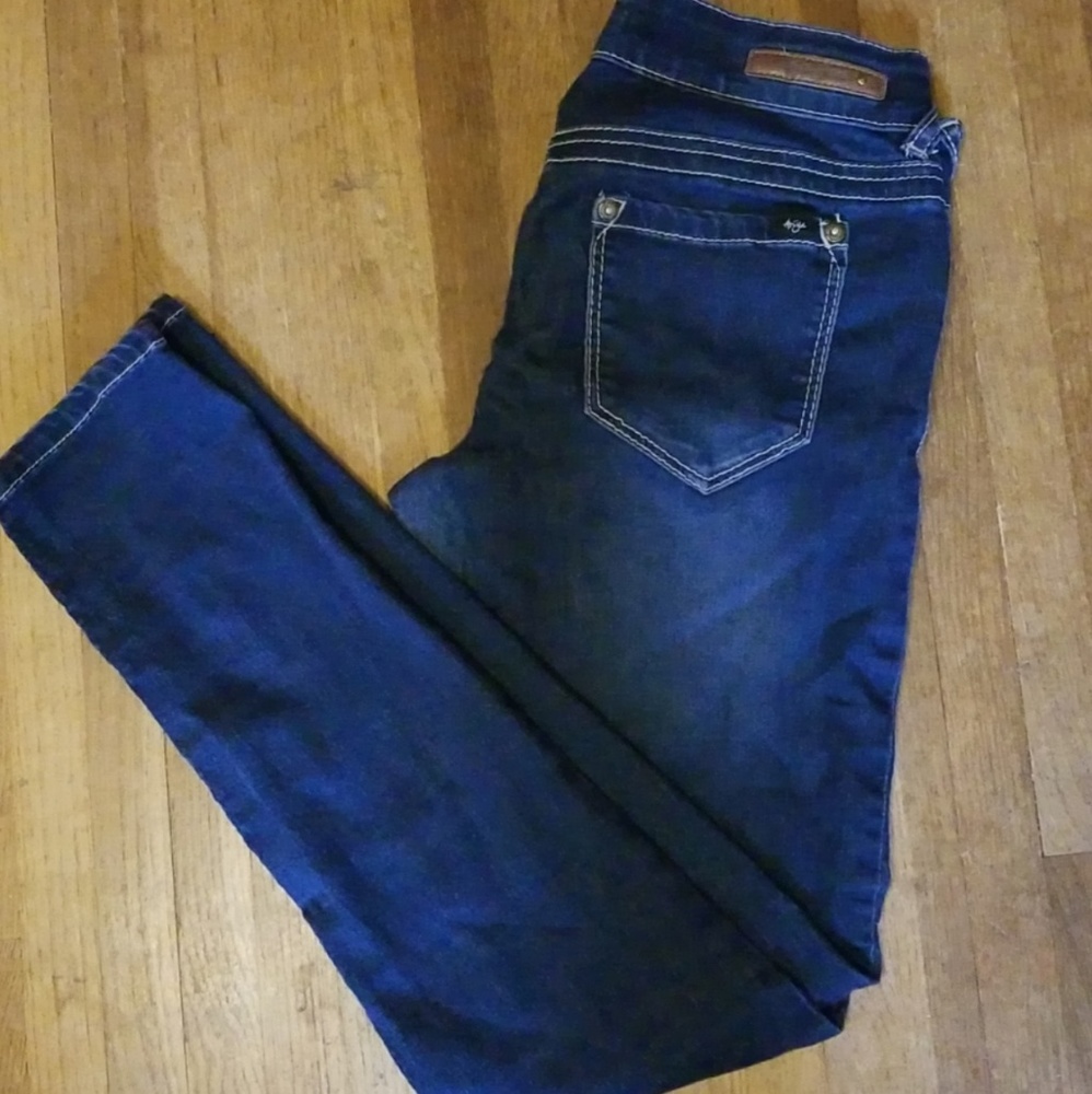 Ariya Jeans!